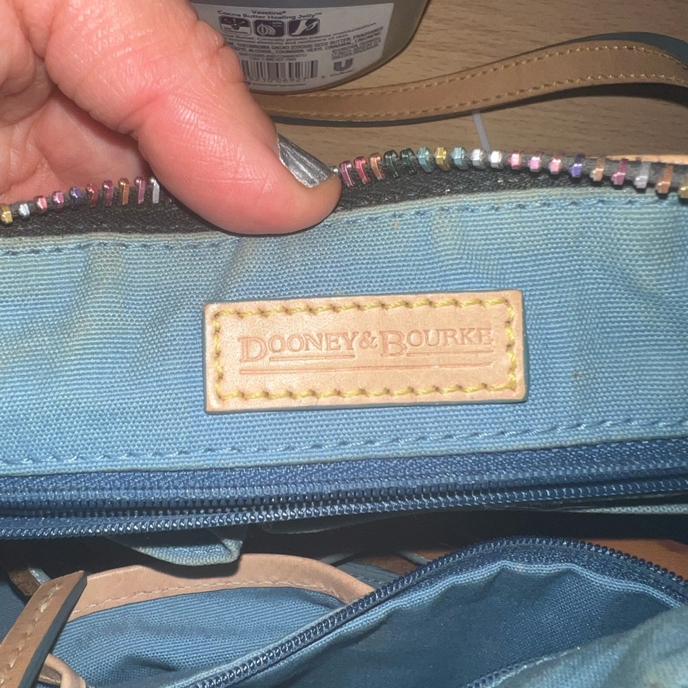 Dooney & Bourke bag - Picture 4 of 6